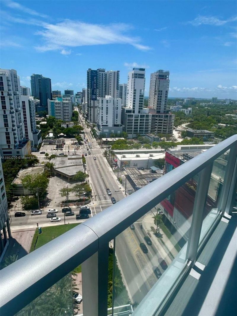 185 SW 7 St, Unit 1802, Miami, FL 33130 Photo