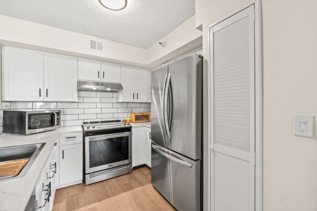 127 Yacht Club Way, Unit 206, Hypoluxo, FL 33462 Photo