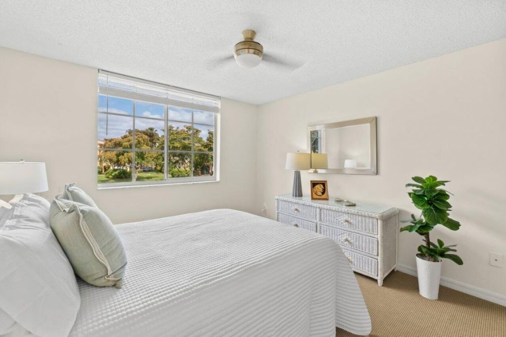 127 Yacht Club Way, Unit 206, Hypoluxo, FL 33462 Photo