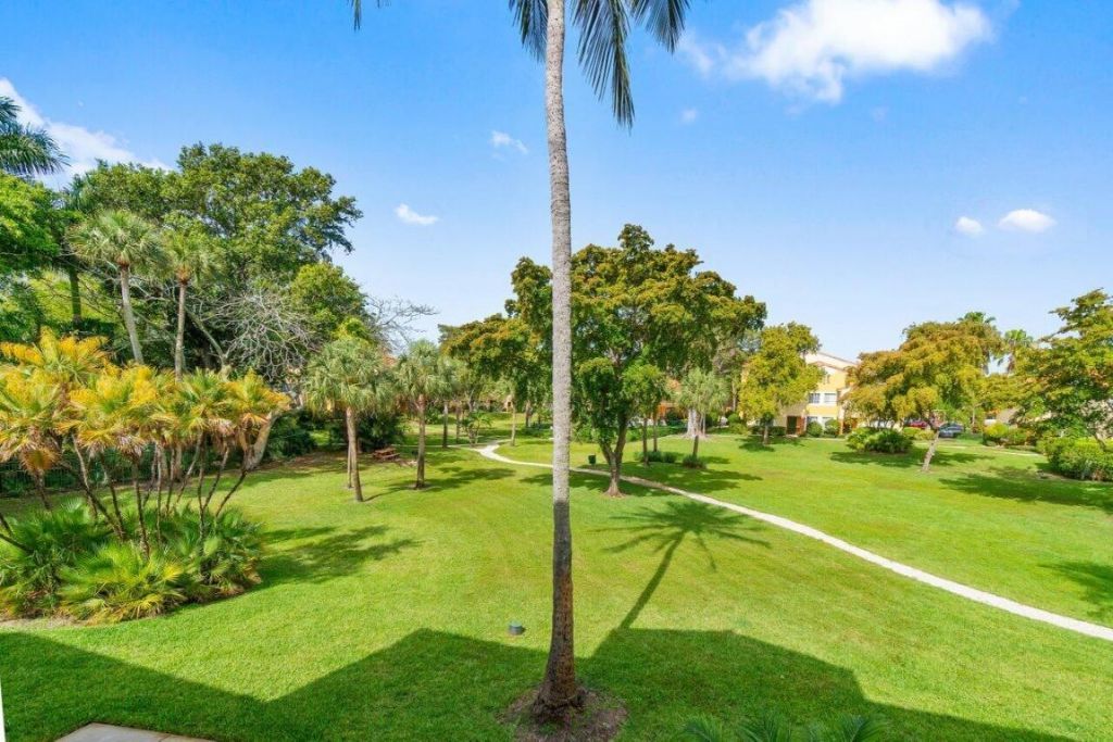 127 Yacht Club Way, Unit 206, Hypoluxo, FL 33462 Photo