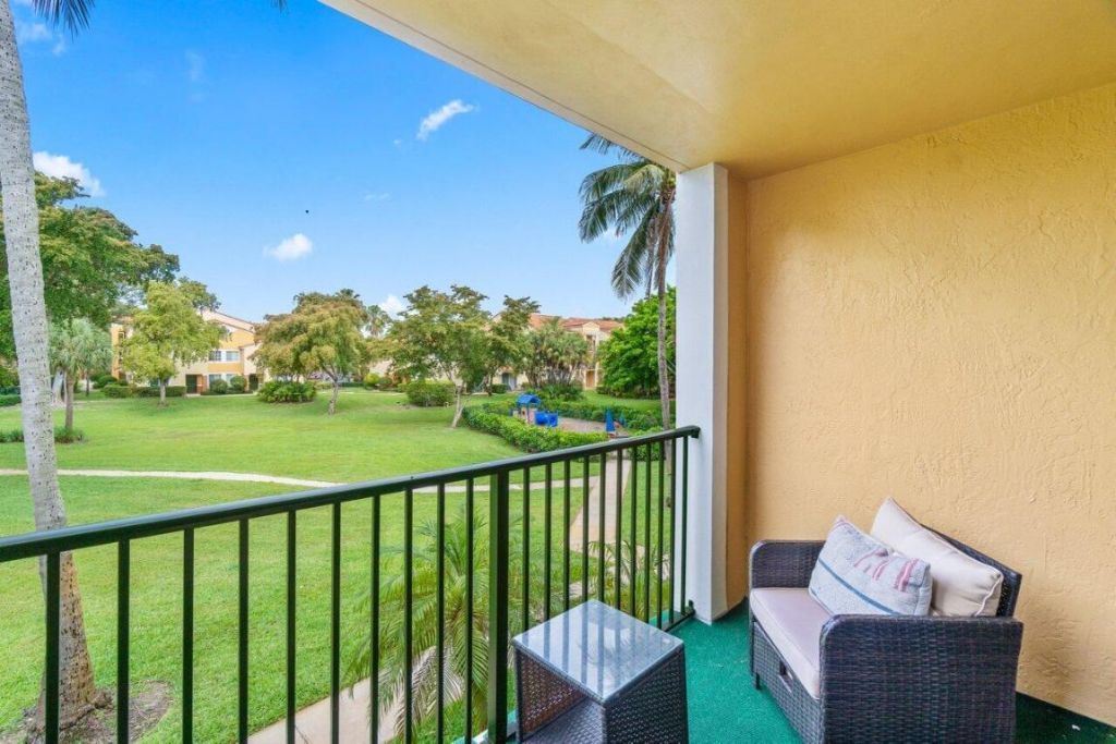 127 Yacht Club Way, Unit 206, Hypoluxo, FL 33462 Photo