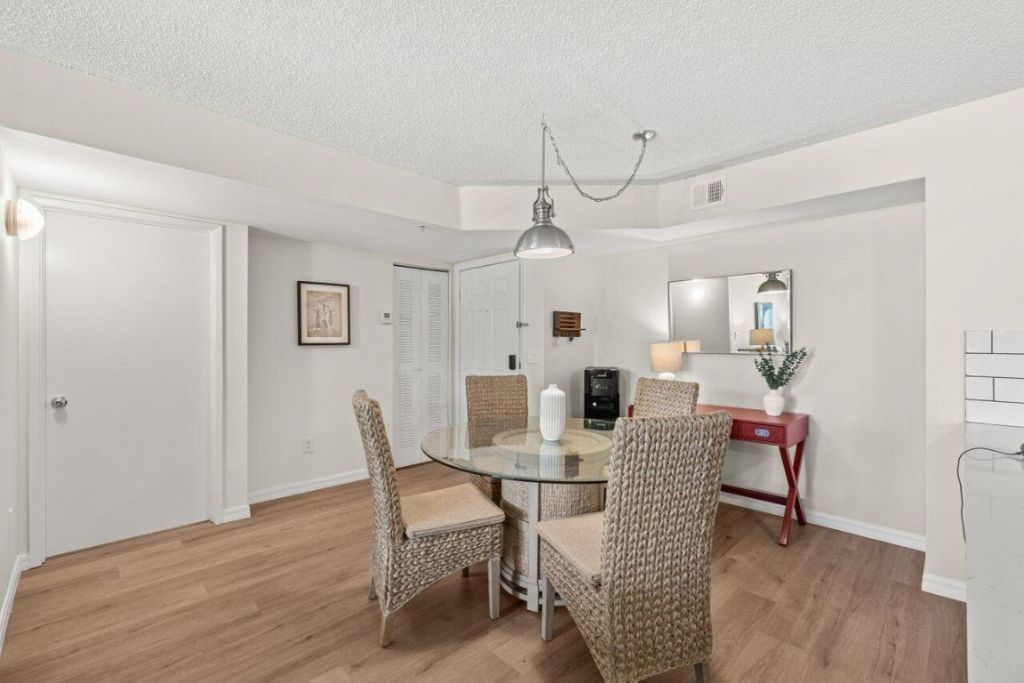 127 Yacht Club Way, Unit 206, Hypoluxo, FL 33462 Photo