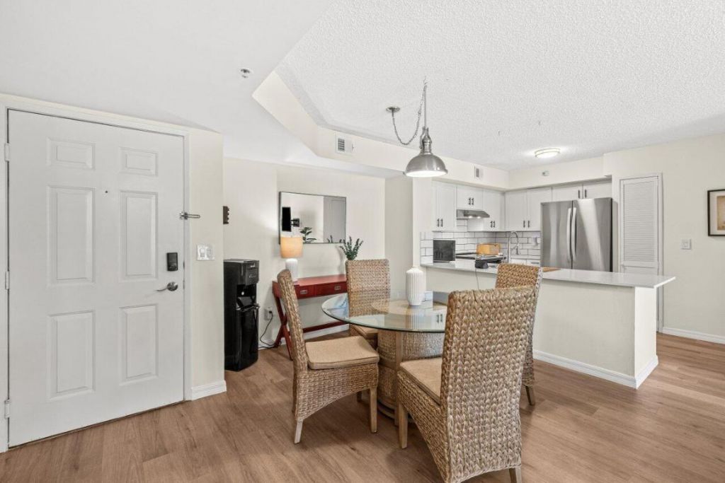 127 Yacht Club Way, Unit 206, Hypoluxo, FL 33462 Photo