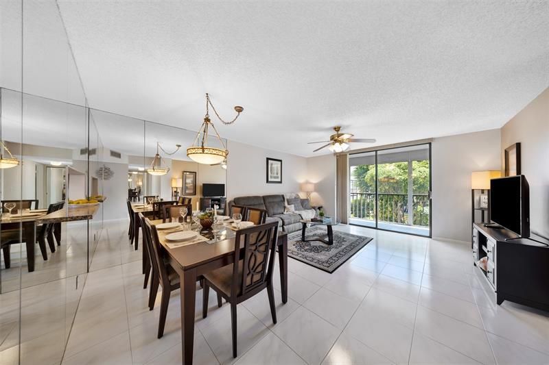 5250 Las Verdes Circle, Unit 317, Delray Beach, FL 33484 Photo