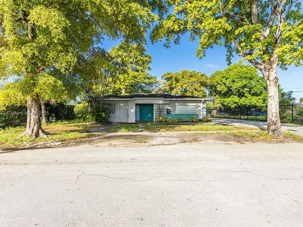 16190 NE 11th Ct, North Miami Beach, FL 33162