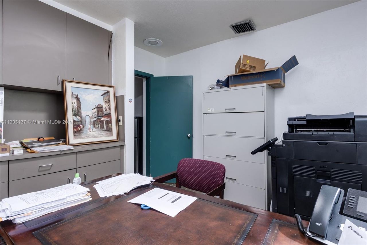 16190 NE 11th Ct, North Miami Beach, FL 33162 Photo