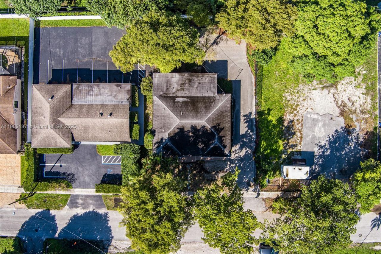 16190 NE 11th Ct, North Miami Beach, FL 33162 Photo