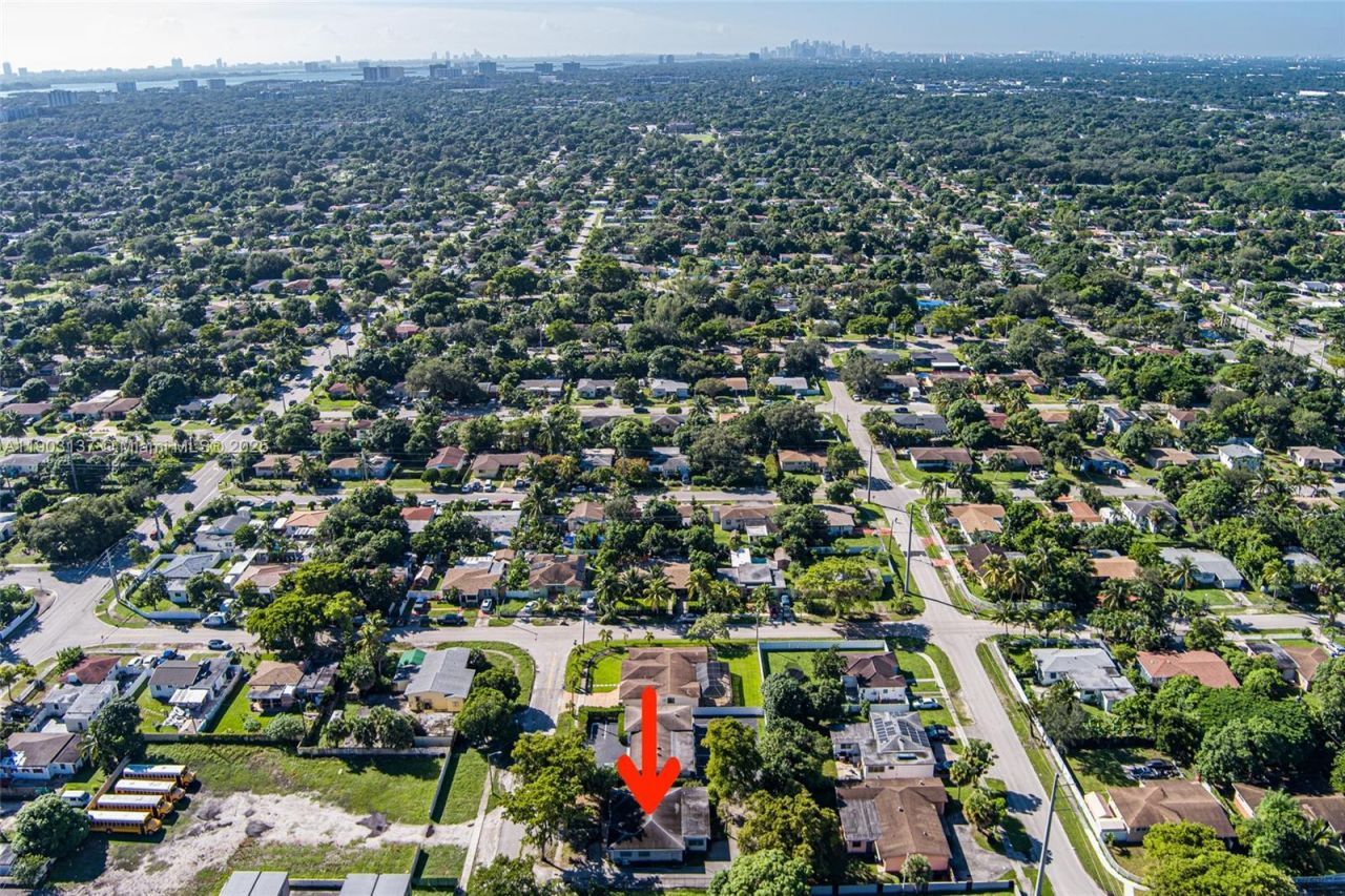 16190 NE 11th Ct, North Miami Beach, FL 33162 Photo