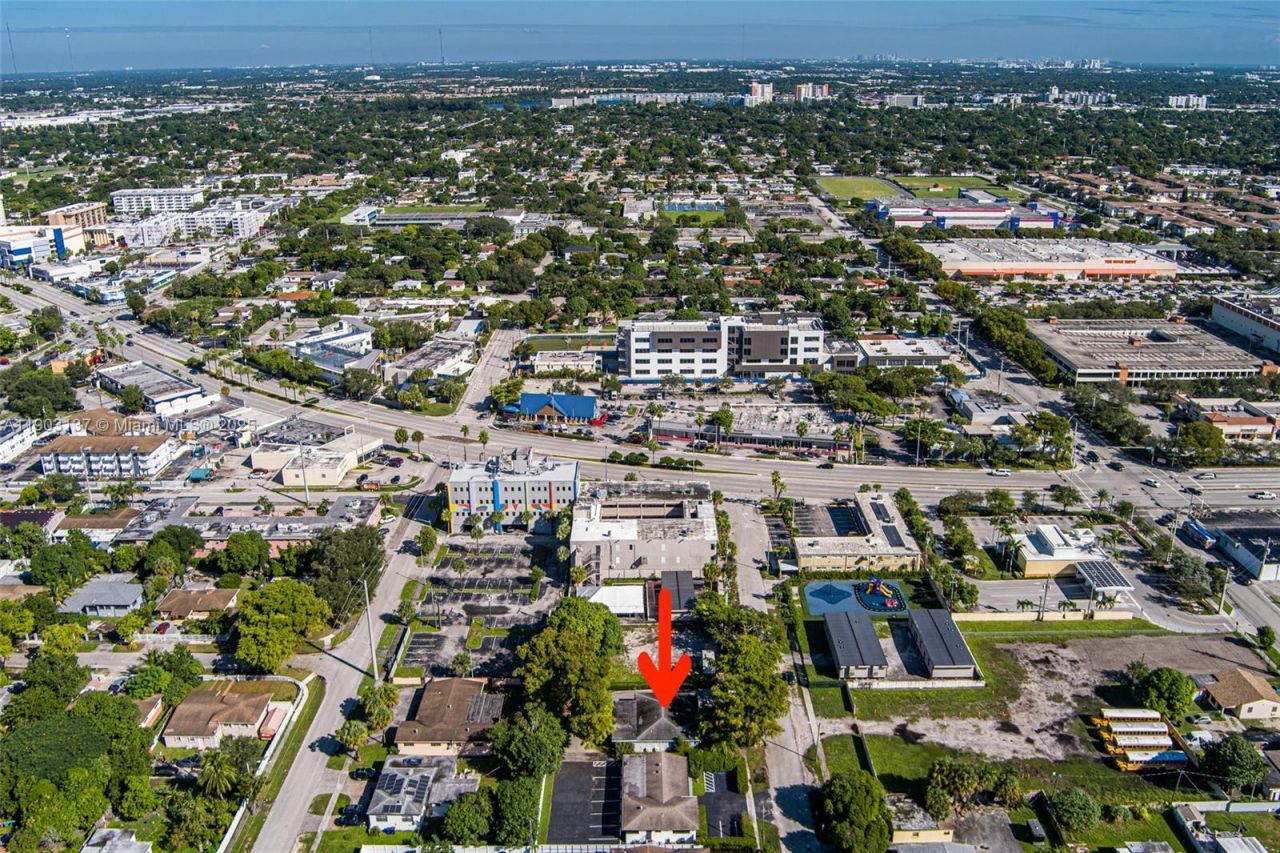 16190 NE 11th Ct, North Miami Beach, FL 33162 Photo