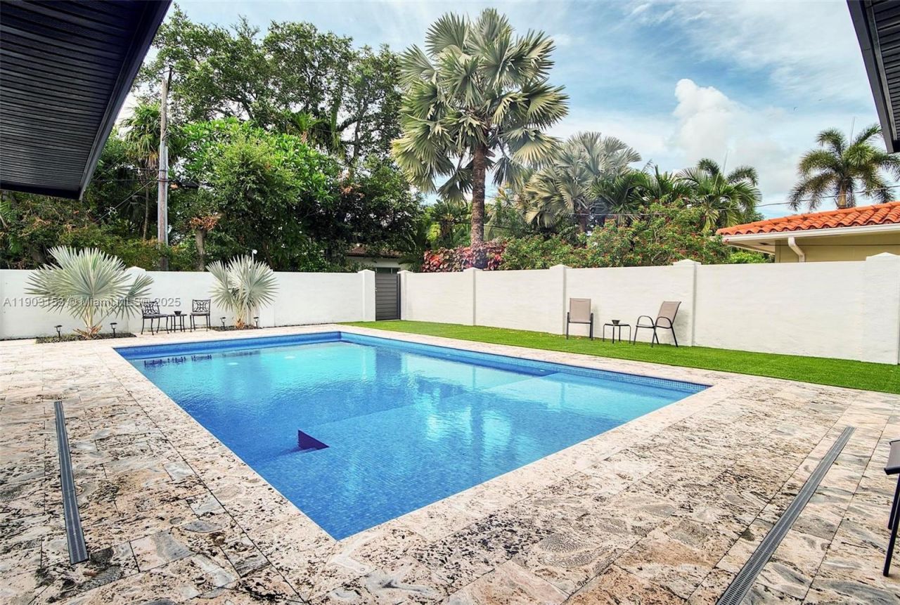 501 NE 105th St, Miami Shores, FL 33138 Photo