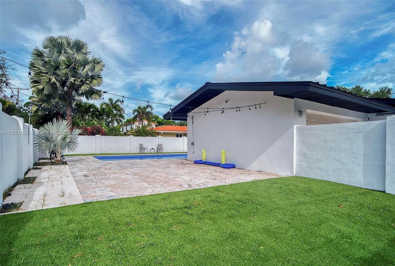 501 NE 105th St, Miami Shores, FL 33138 Photo