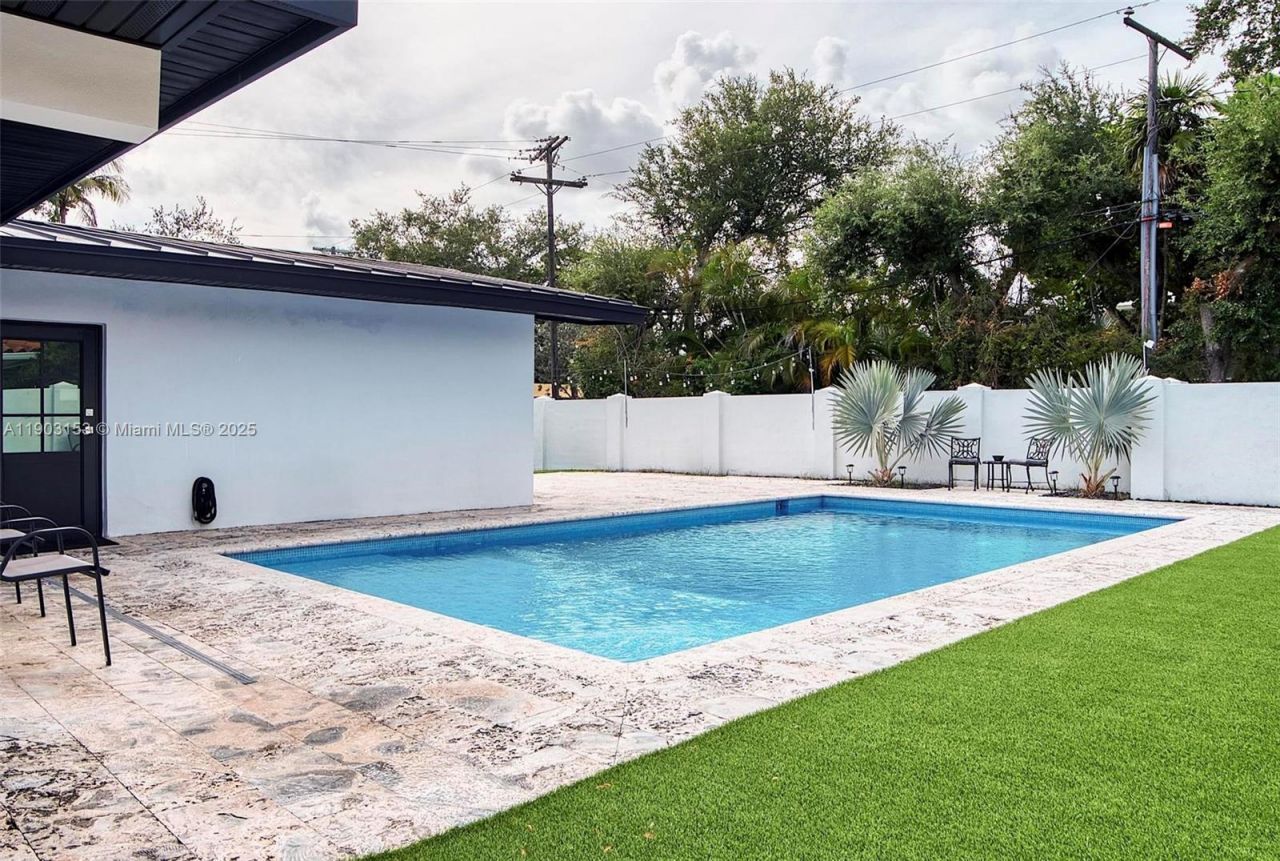 501 NE 105th St, Miami Shores, FL 33138 Photo