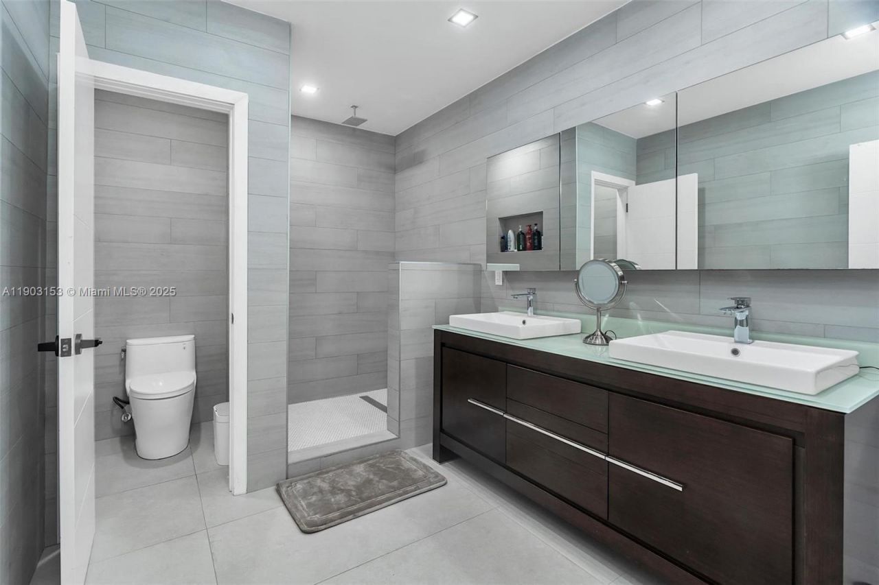 501 NE 105th St, Miami Shores, FL 33138 Photo