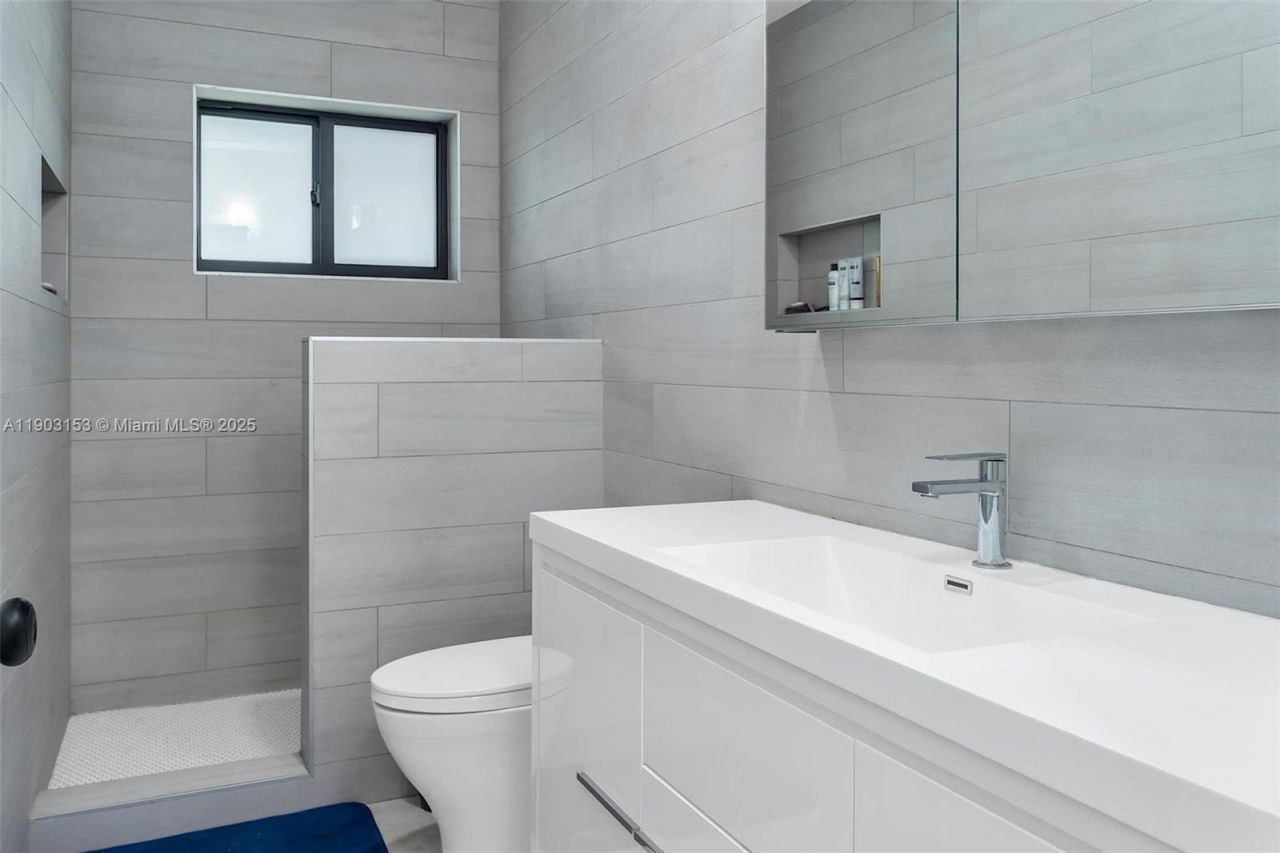 501 NE 105th St, Miami Shores, FL 33138 Photo