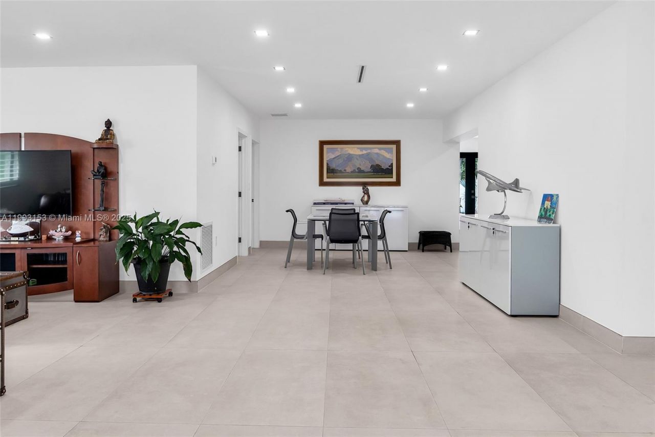 501 NE 105th St, Miami Shores, FL 33138 Photo