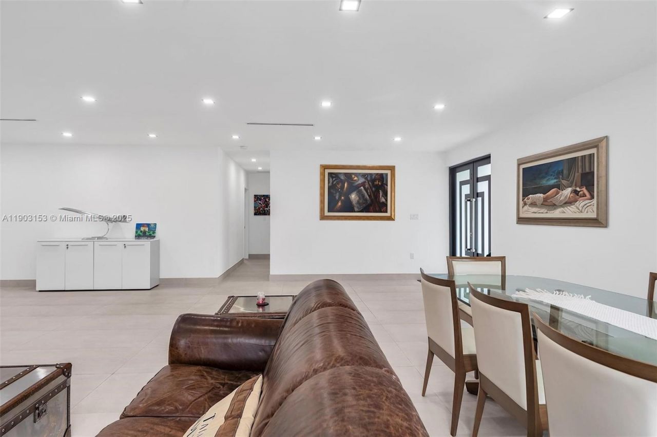 501 NE 105th St, Miami Shores, FL 33138 Photo