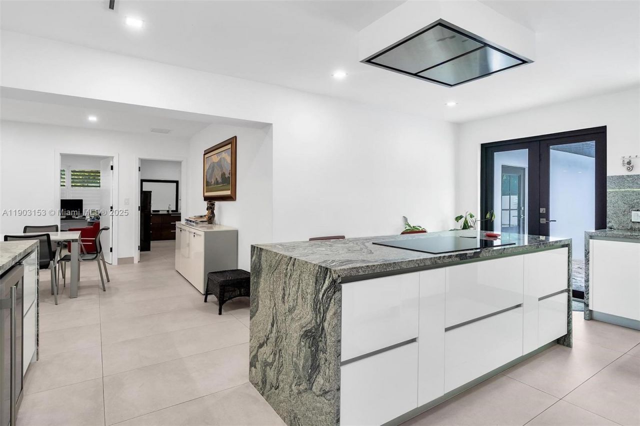 501 NE 105th St, Miami Shores, FL 33138 Photo