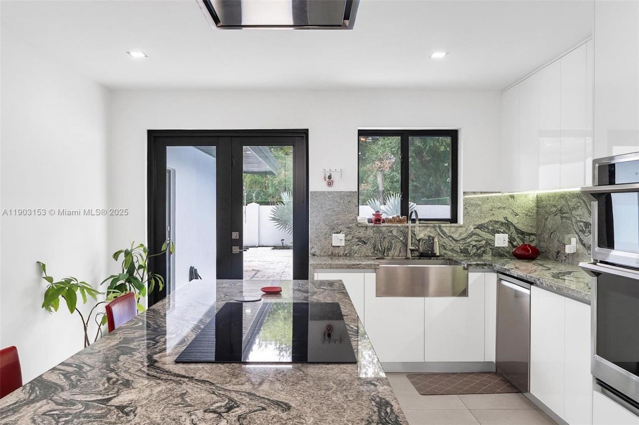 501 NE 105th St, Miami Shores, FL 33138 Photo