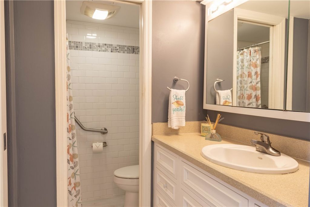 4141 Ocean Drive, Unit 504, Vero Beach, FL 32963 Photo