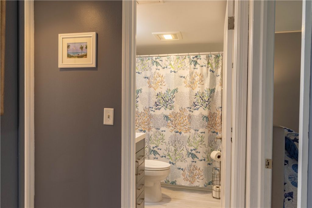 4141 Ocean Drive, Unit 504, Vero Beach, FL 32963 Photo