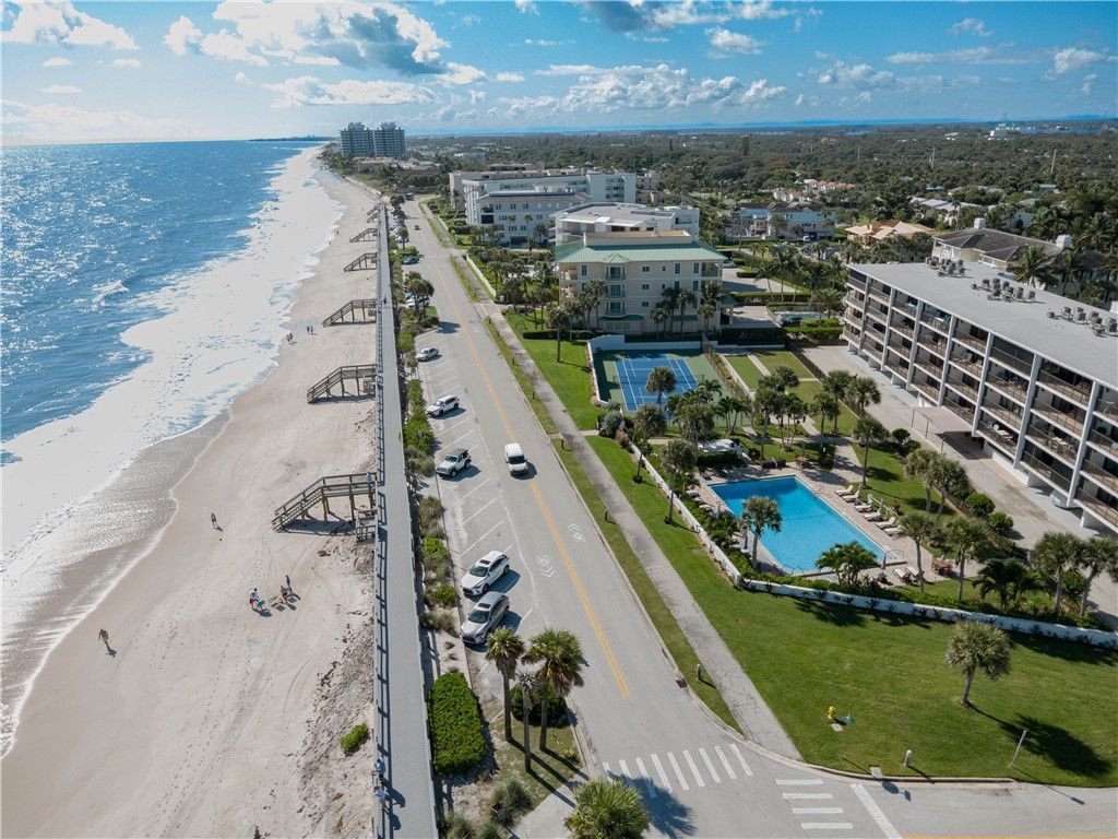 4141 Ocean Drive, Unit 504, Vero Beach, FL 32963 Photo