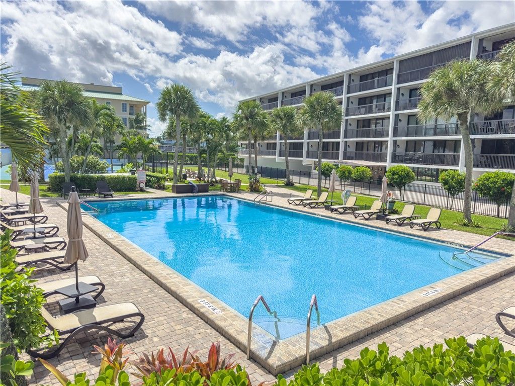 4141 Ocean Drive, Unit 504, Vero Beach, FL 32963 Photo