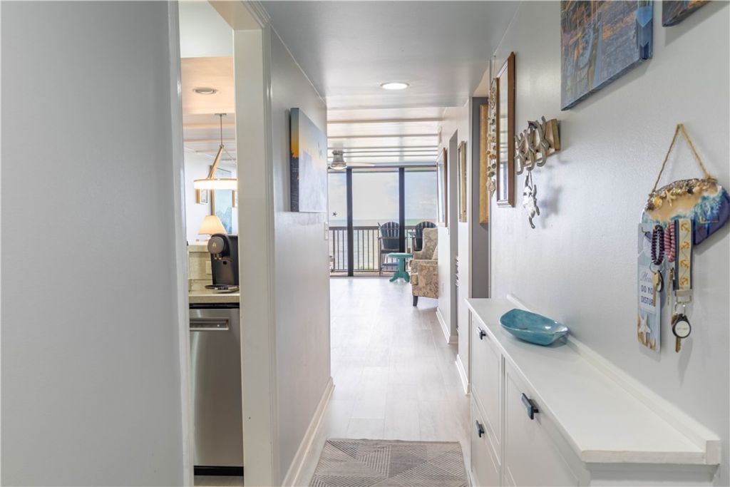 4141 Ocean Drive, Unit 504, Vero Beach, FL 32963 Photo