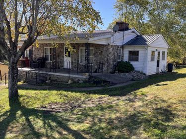 10 Beech Fork Road, Clay City, KY 40312