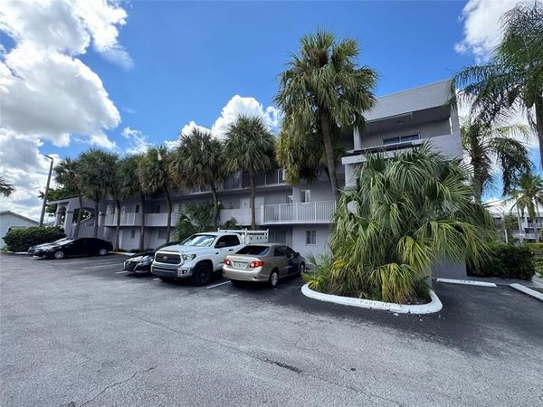 2710 W 76th St, Unit 207, Hialeah, FL 33016