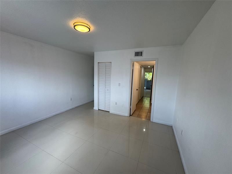 2710 W 76th Street, Unit 207, Hialeah, FL 33016 Photo