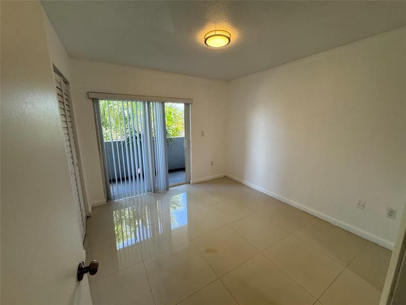 2710 W 76th Street, Unit 207, Hialeah, FL 33016 Photo