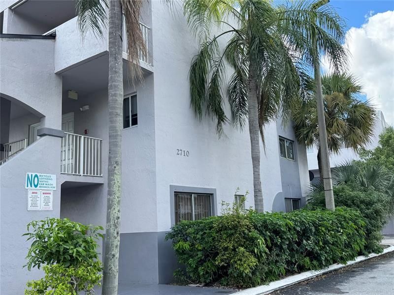 2710 W 76th Street, Unit 207, Hialeah, FL 33016 Photo