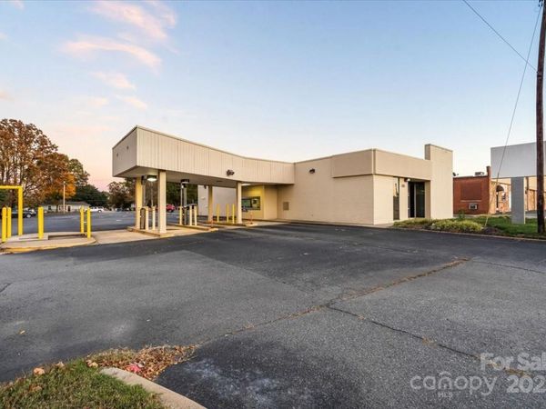 704 N Cannon Boulevard, Kannapolis, NC 28083