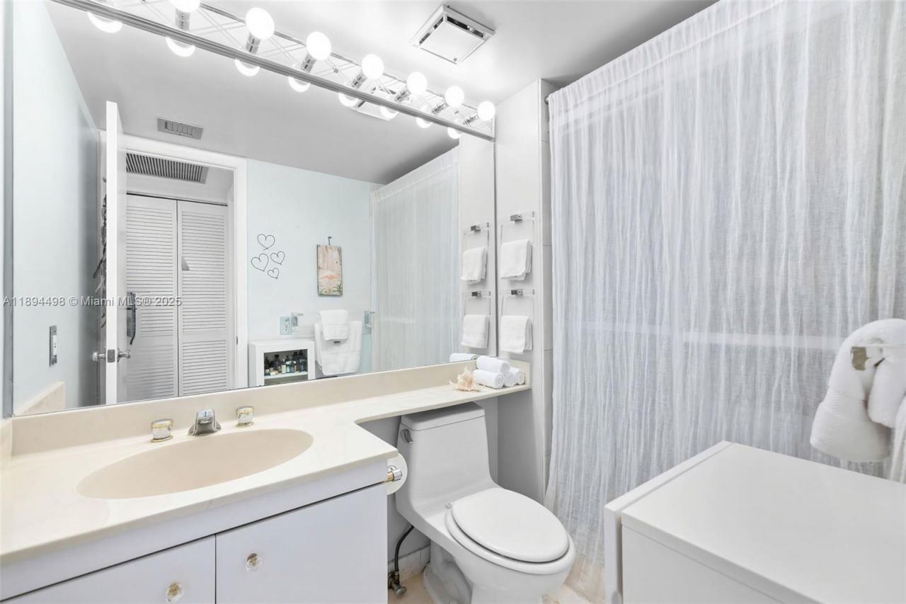 4000 Towerside Ter, Unit 1107, Miami, FL 33138 Photo