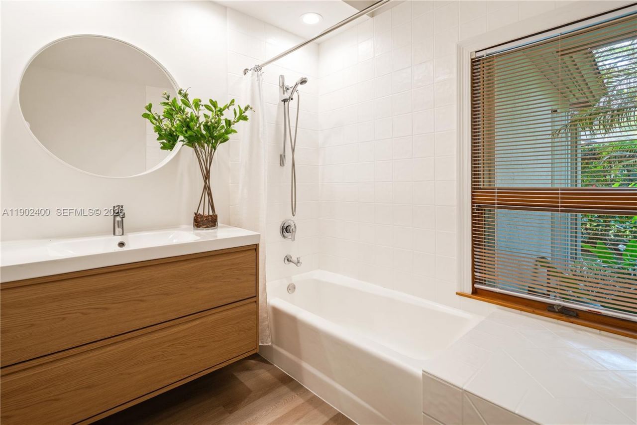 5390 Banyan Dr, Coral Gables, FL 33156 Photo