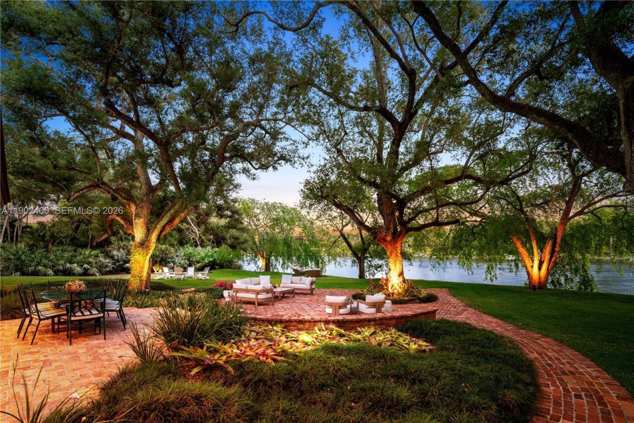 5390 Banyan Dr, Coral Gables, FL 33156 Photo