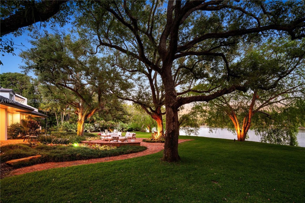 5390 Banyan Dr, Coral Gables, FL 33156 Photo