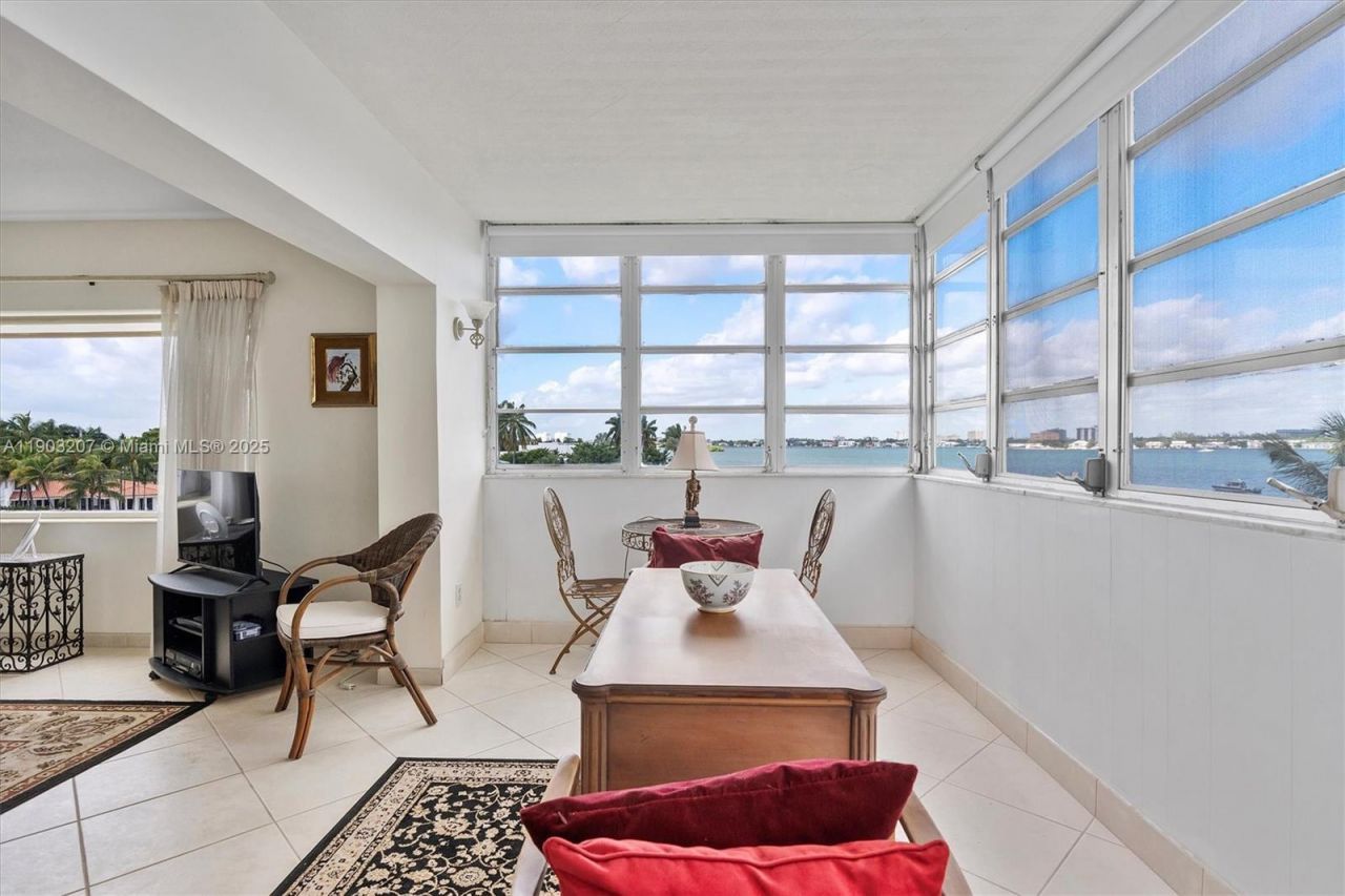 10300 W Bay Harbor Dr, Unit 4D, Bay Harbor Islands, FL 33154 Photo