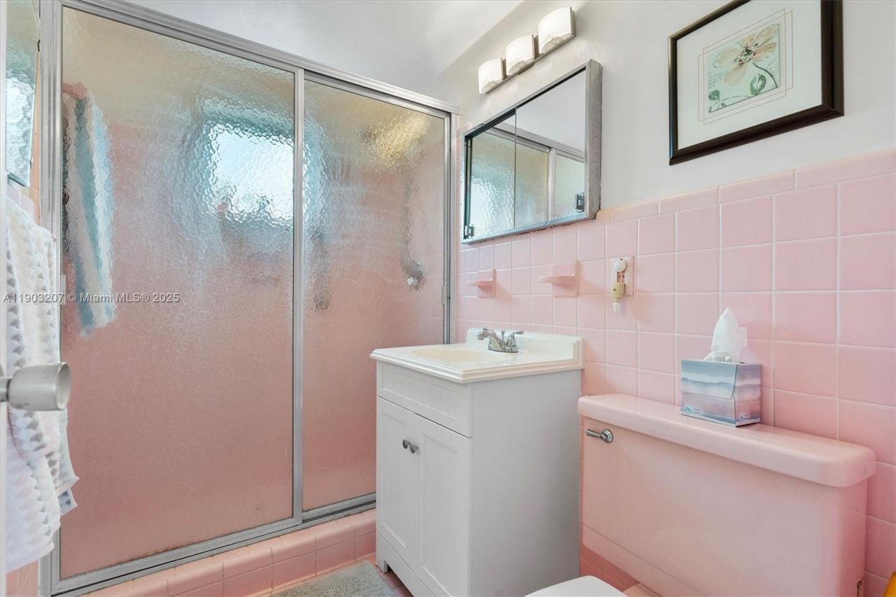 10300 W Bay Harbor Dr, Unit 4D, Bay Harbor Islands, FL 33154 Photo