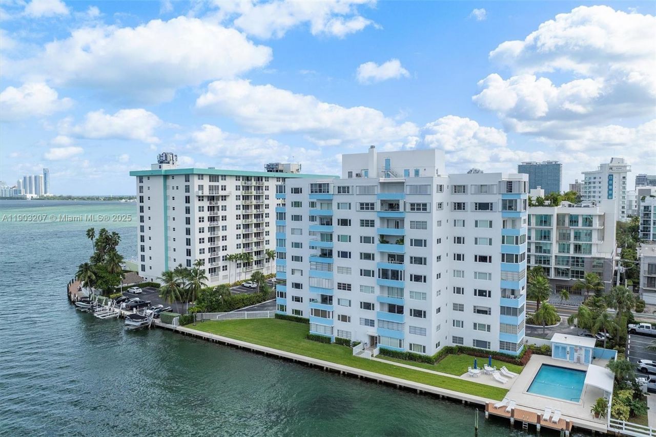 10300 W Bay Harbor Dr, Unit 4D, Bay Harbor Islands, FL 33154 Photo