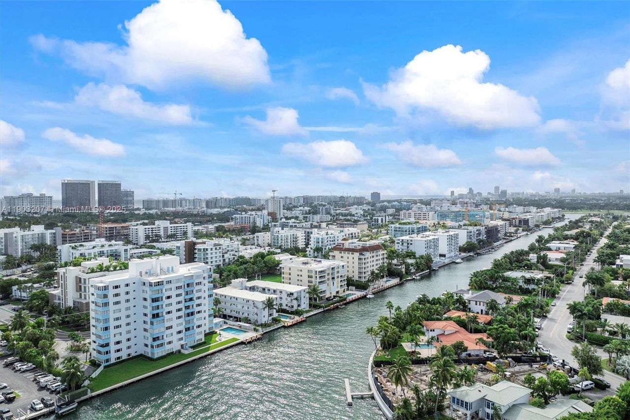 10300 W Bay Harbor Dr, Unit 4D, Bay Harbor Islands, FL 33154 Photo