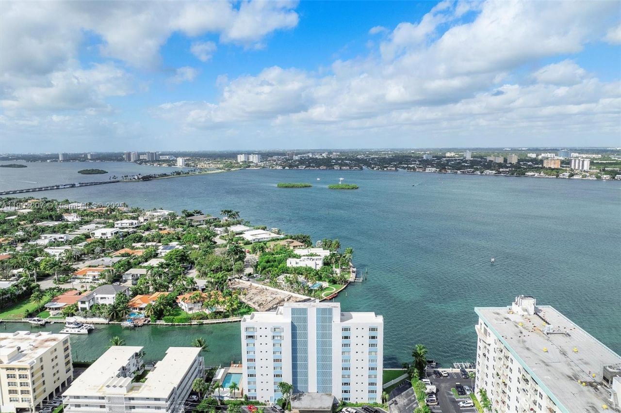 10300 W Bay Harbor Dr, Unit 4D, Bay Harbor Islands, FL 33154 Photo