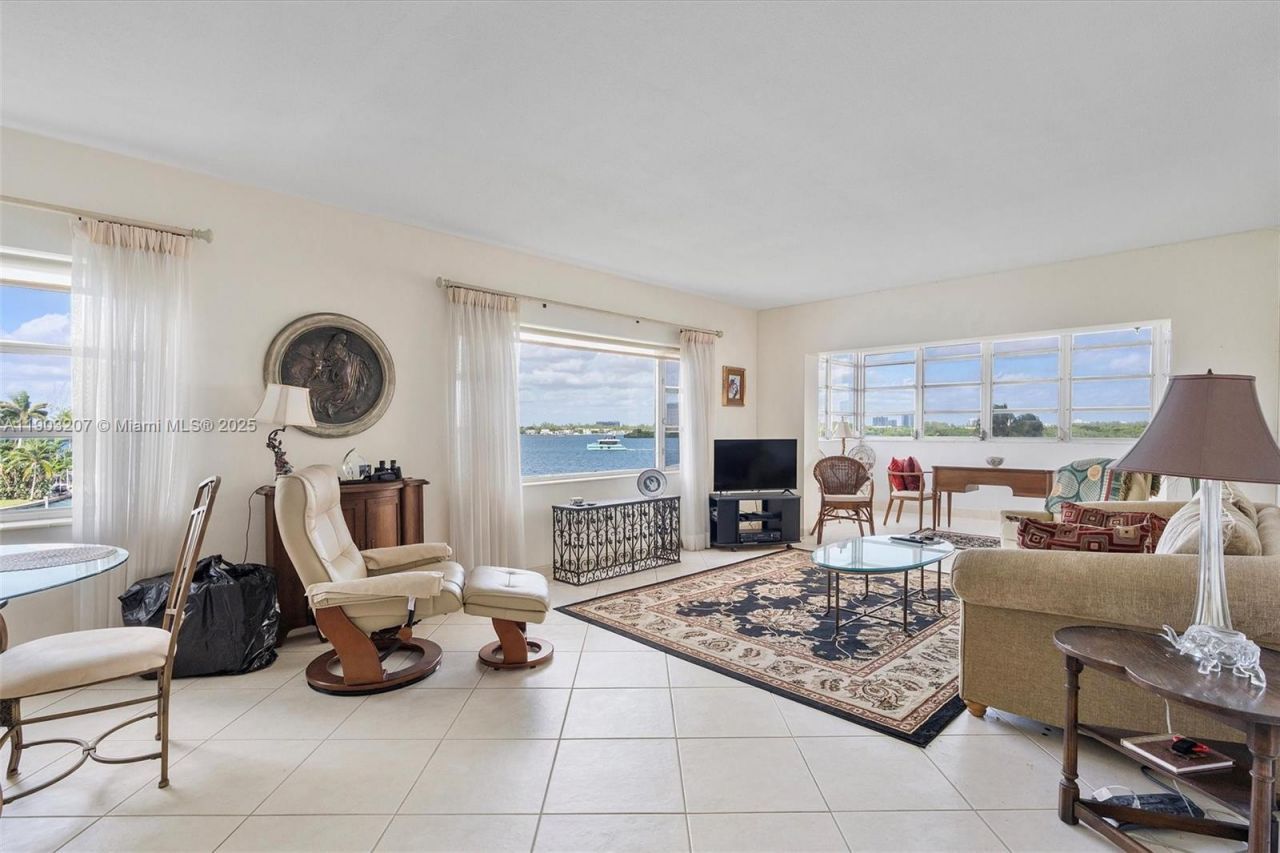 10300 W Bay Harbor Dr, Unit 4D, Bay Harbor Islands, FL 33154 Photo