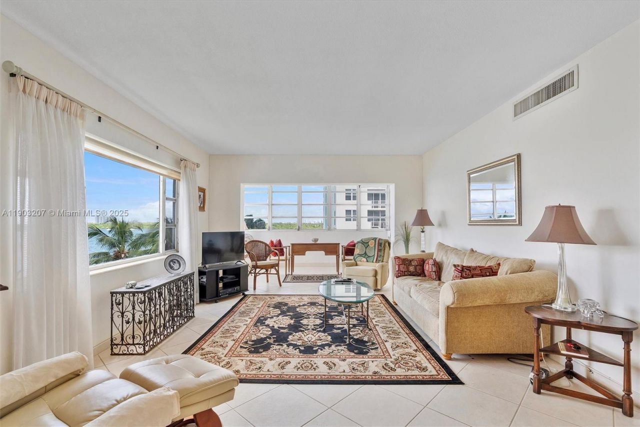 10300 W Bay Harbor Dr, Unit 4D, Bay Harbor Islands, FL 33154 Photo