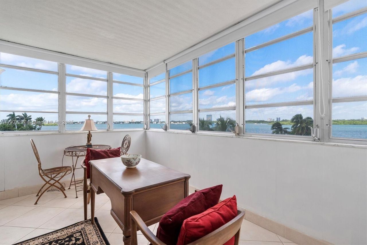 10300 W Bay Harbor Dr, Unit 4D, Bay Harbor Islands, FL 33154 Photo