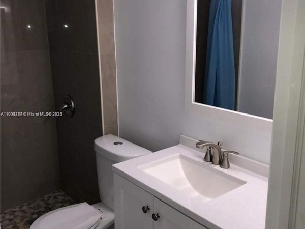 488 NW 165th St Rd, Unit B-112, Miami, FL 33169