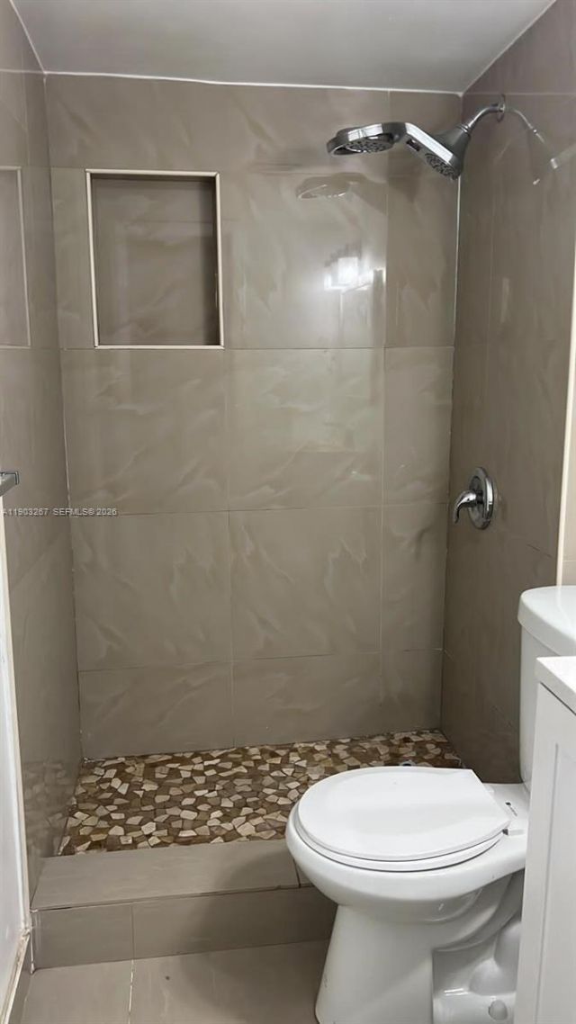 488 NW 165th St Rd, Unit B-112, Miami, FL 33169 Photo