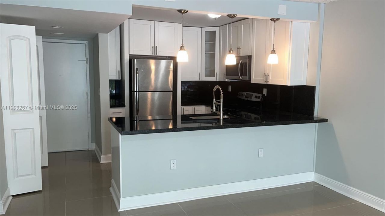 488 NW 165th St Rd, Unit B-112, Miami, FL 33169 Photo