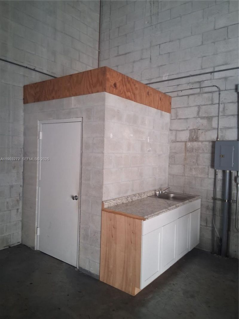 8343 NW 64 St, Unit 5, Miami, FL 33166 Photo