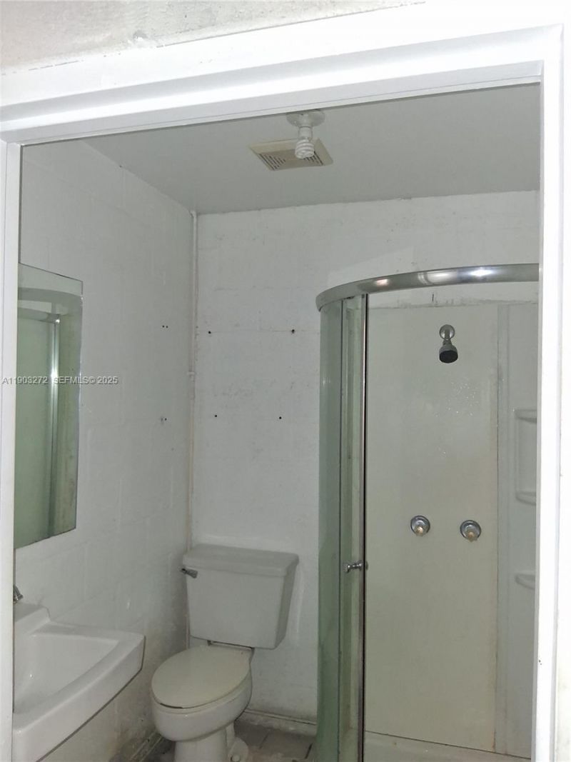 8343 NW 64 St, Unit 5, Miami, FL 33166 Photo